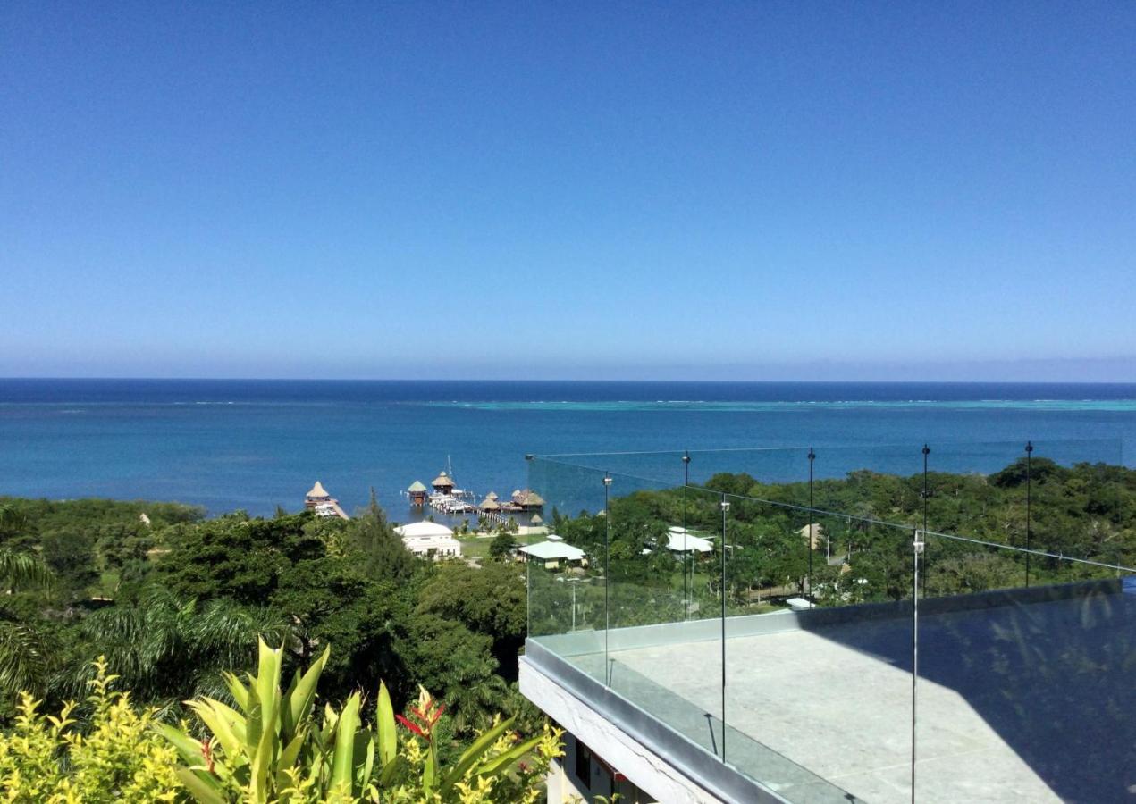 Stunning Turquoise Views From This 2 Bedroom, 2 Bath Home,,, French Harbour Exterior photo